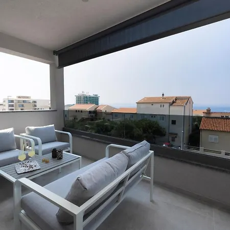 Ani Deluxe Apartment *